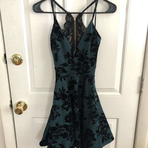 Windsor Dresses & Skirts - Black and green velvet floral swing dress